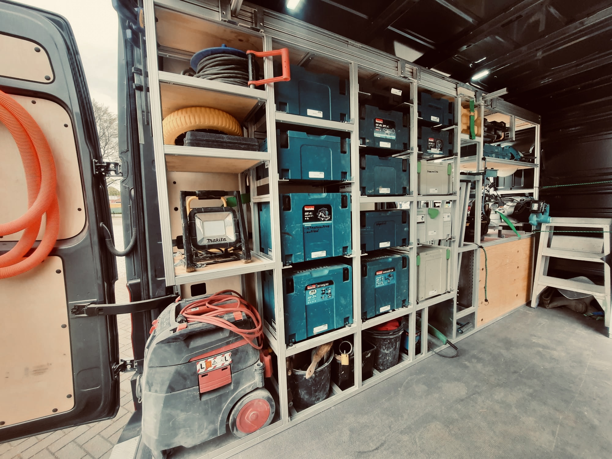 RICH Tech Development inrichten bedrijfs voertuig